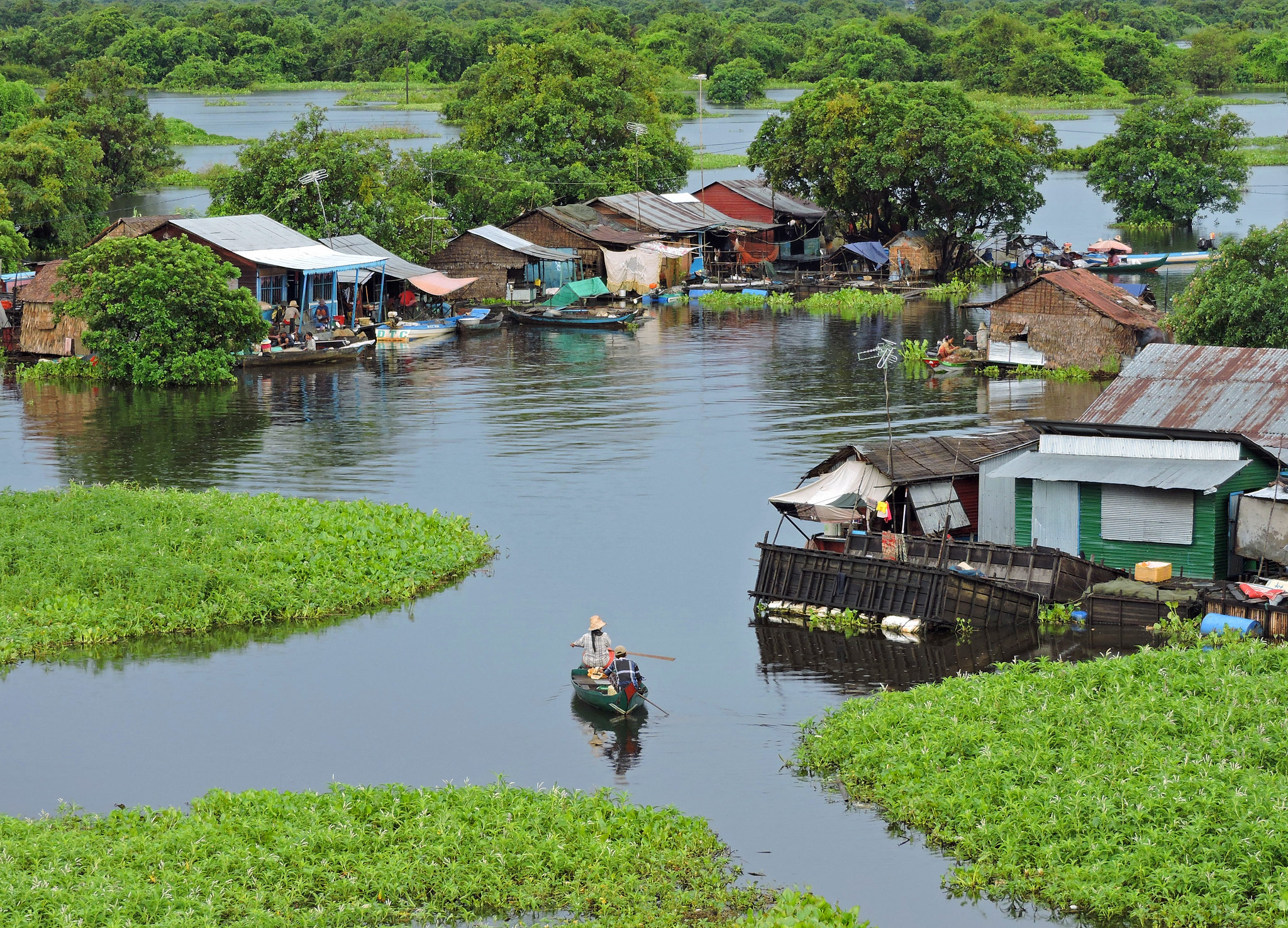 tonle sap lake floating villages