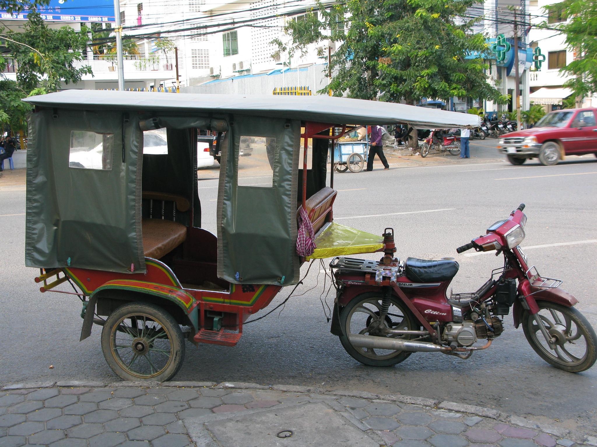 tuk tuk in Phnom Penh