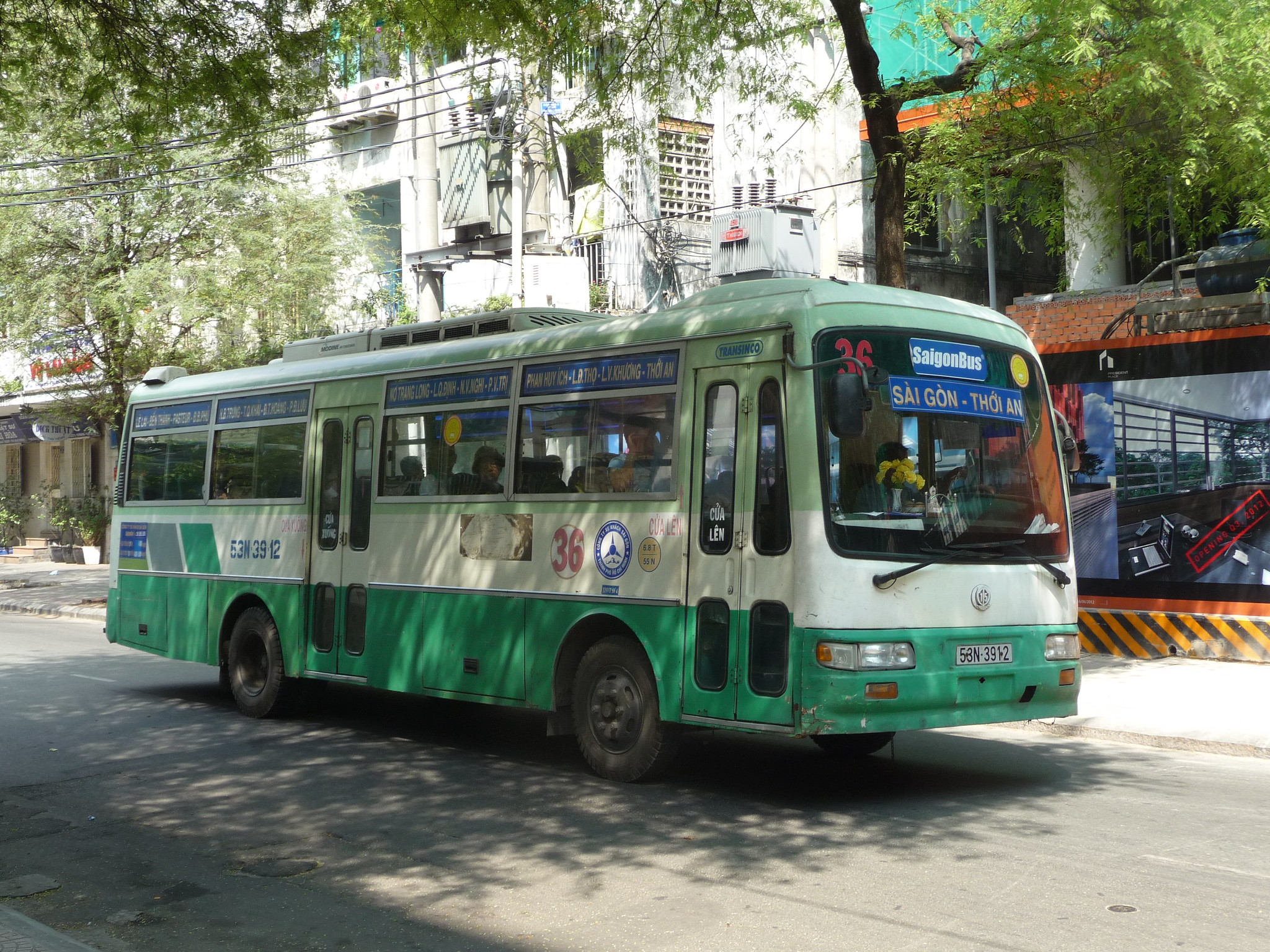 Buses in vietnam